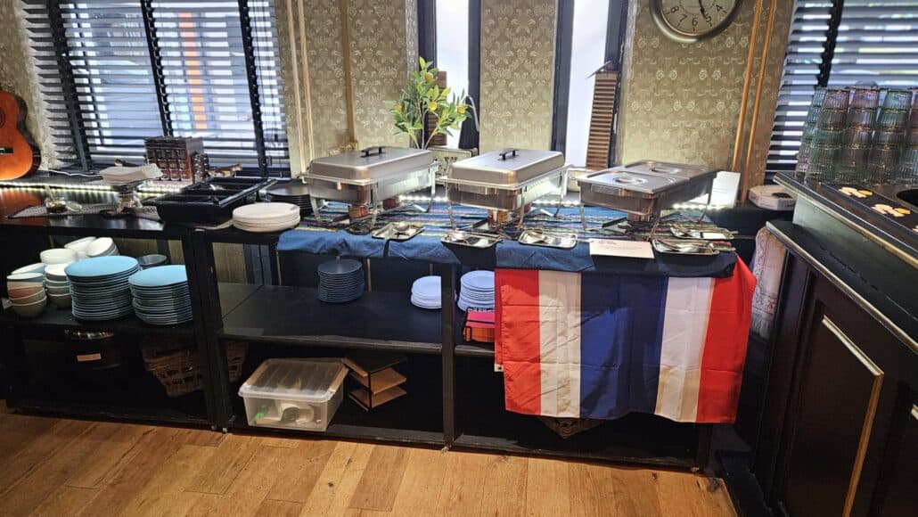 Buffet met diverse Aziatische gerechten in Siam Kitchen Rotterdam.