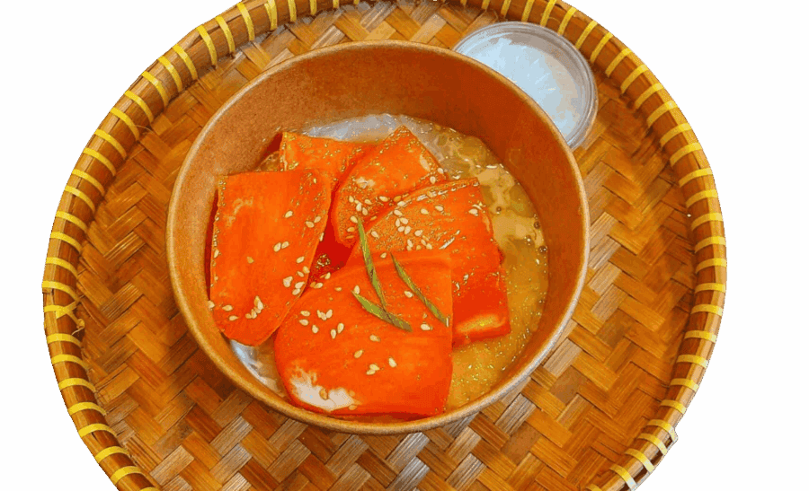 Thai curry met pompoen en sesamzaad, traditioneel Thais gerecht.